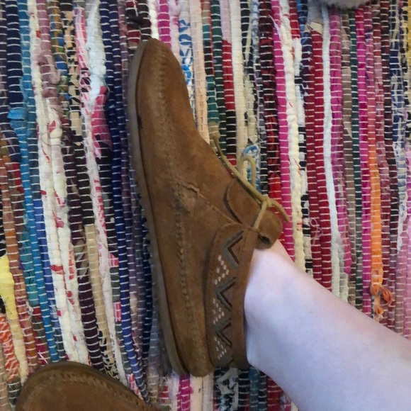 Minnetonka moccasins - Picture 1 of 2